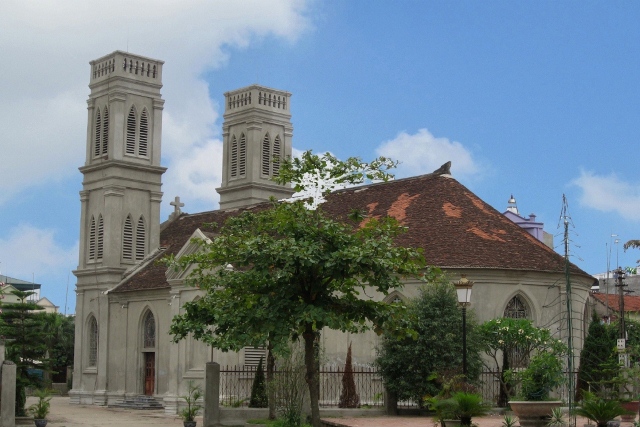 Nhà thờ giáo xứ Sơn Tây (ảnh sưu tầm)