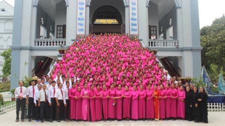 Hội Dòng Mến Thánh Giá Và Hiệp Hội Mến Thánh Giá Tại Thế Giáo Phận Hưng Hóa Mừng Lễ Suy Tôn Thánh Giá