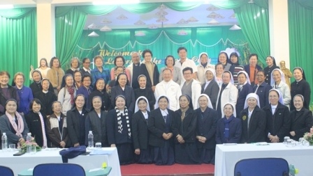 Đoàn Thái Lan Và Camphuchia Đến Thăm Hội Dòng Mến Thánh Giá Hưng Hóa