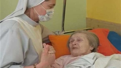 Cúi Xuống Và Chạm Đến: Ơn Gọi Hiện Diện Của Người Tu Sĩ Trong Đại Dịch Covid
