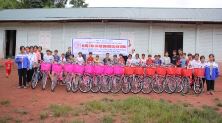 Ban Tông Đồ Hội Dòng MTG Hưng Hóa Hỗ Trợ Xe Đạp Đến Trường Cho Các Trẻ Em Vùng Cao Huyện Nậm Bồ, Tỉnh Điện Biên