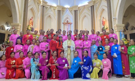 Hội Tín Hữu Mến Thánh Giá Chiêu Ứng Mừng Lễ Bổn Mạng Đức Mẹ Sầu Bi Và Nghi Thức Cam Kết Cho Các Hội Viên