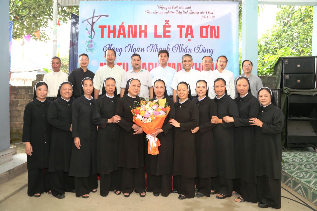 Gia đình linh tông của Dì Maria