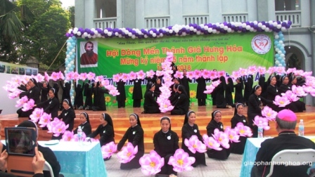 Diễn Nguyện Mừng Kỷ Niệm 75 Năm Thành Lập Hội Dòng Mến Thánh Giá Hưng Hóa